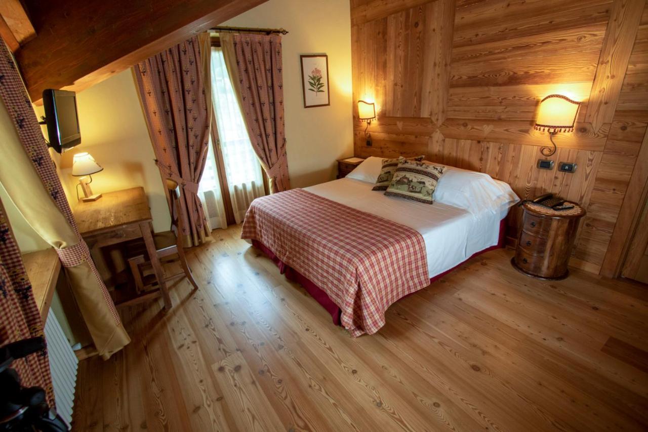Laghetto Alpine Hotel & Restaurant Brusson Exterior foto