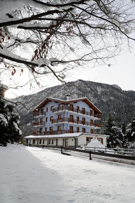 Laghetto Alpine Hotel & Restaurant Brusson Exterior foto