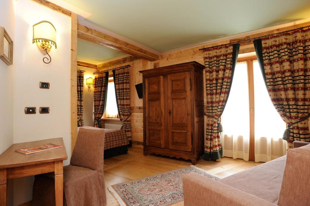 Laghetto Alpine Hotel & Restaurant Brusson Exterior foto