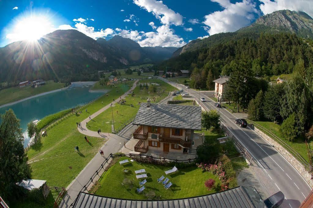 Laghetto Alpine Hotel & Restaurant Brusson Exterior foto